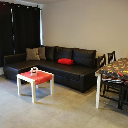 Studio 318 Amandine Apartment มัลเมอดี ภายนอก รูปภาพ