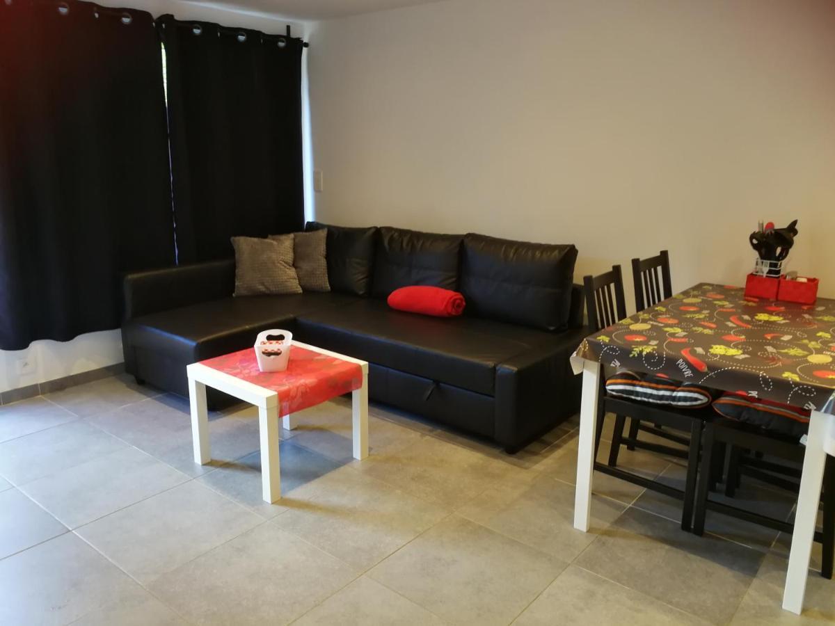 Studio 318 Amandine Apartment มัลเมอดี ภายนอก รูปภาพ